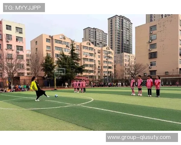 激情四溢的足球赛入场仪式展现团队精神与球迷热情的完美结合